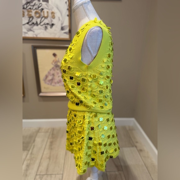 New! SET! QUEEN OF SPARKLES Neon Green Clover Pailette Knit Top & Skirt - Picture 4 of 9